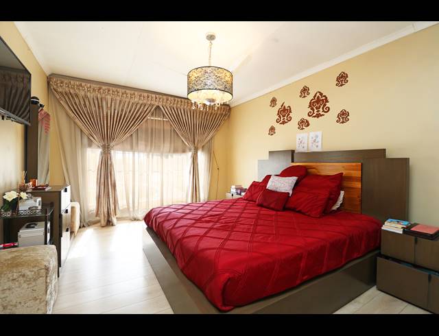 3 BEDROOM HOUSE FOR SALE IN KEW